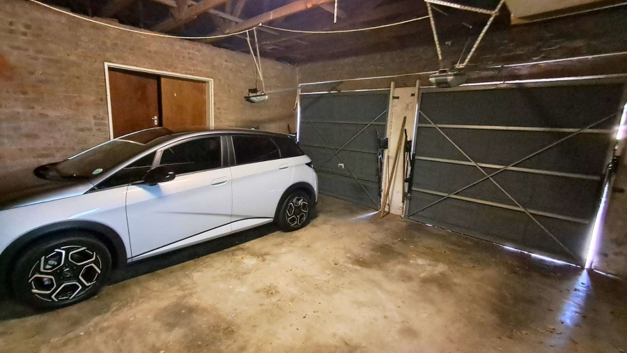 5 Bedroom Property for Sale in Bergsig Western Cape